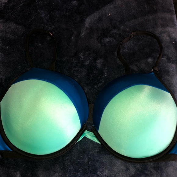 Victoria's Secret Other - Never Warn Victoria Secrets Push Up Bra Victoria's Secret Other - Never Warn Victoria Secrets Push Up Bra